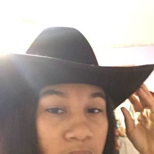 Meet your Posher, Delia